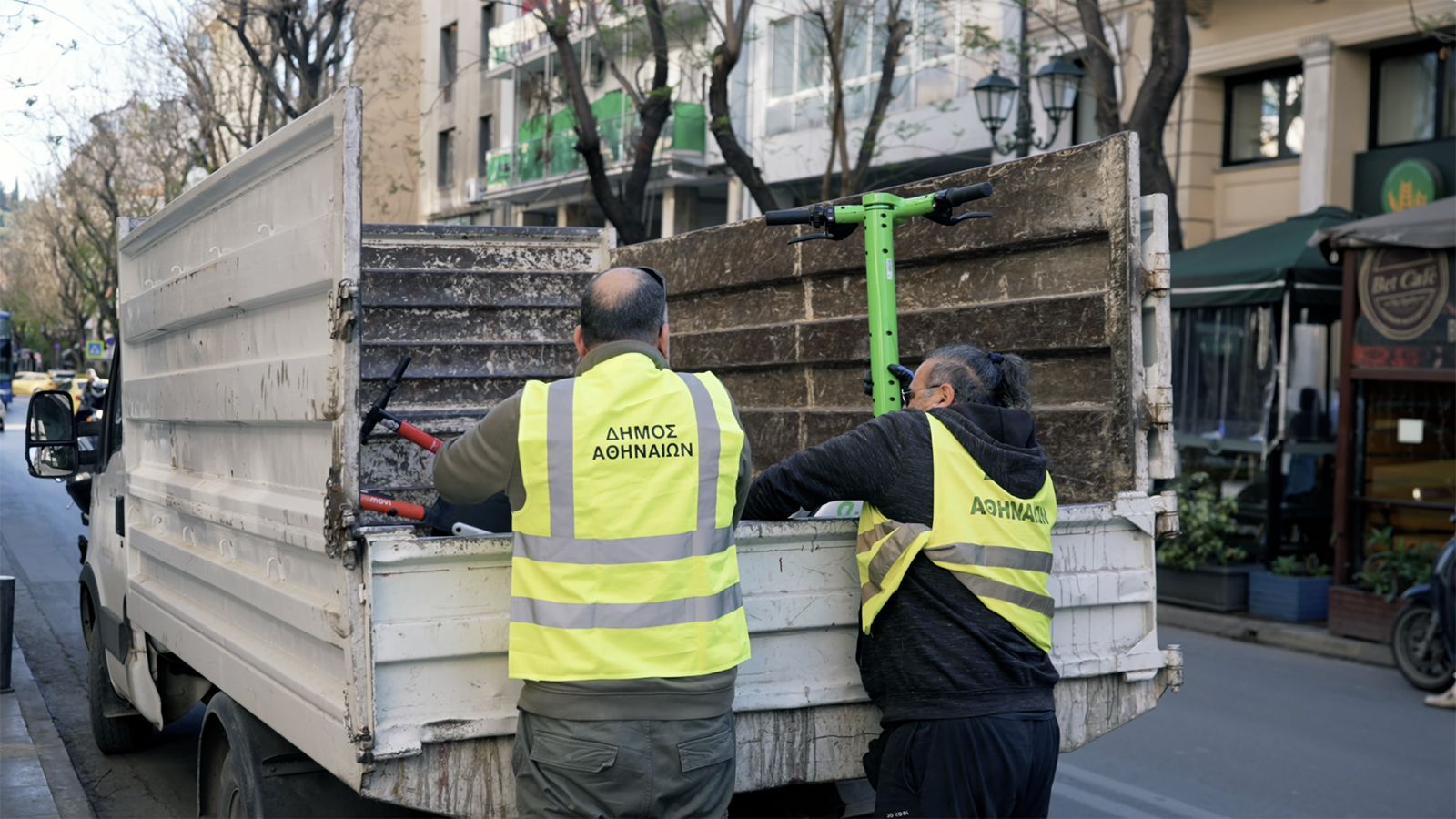 Ηλεκτρικά πατίνια: Κανόνες στην Αθήνα-Που απαγορεύονται, πως παρκάρουν
